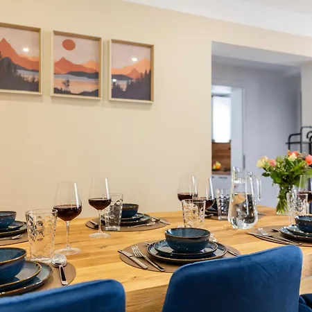 Apartment Stilvolle Im Schwarzwald - 2 Min Zu Fuss Ins Zentrum, S-bahn, Therme & Bergbahn