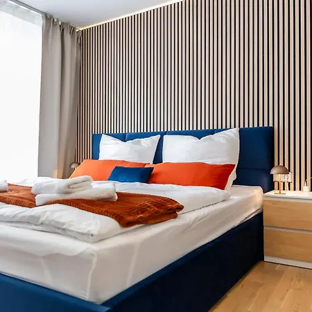 Stilvolle Im Schwarzwald - 2 Min Zu Fuss Ins Zentrum, S-bahn, Therme & Bergbahn Apartment *