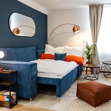 Apartment Stilvolle Im Schwarzwald - 2 Min Zu Fuss Ins Zentrum, S-bahn, Therme & Bergbahn *